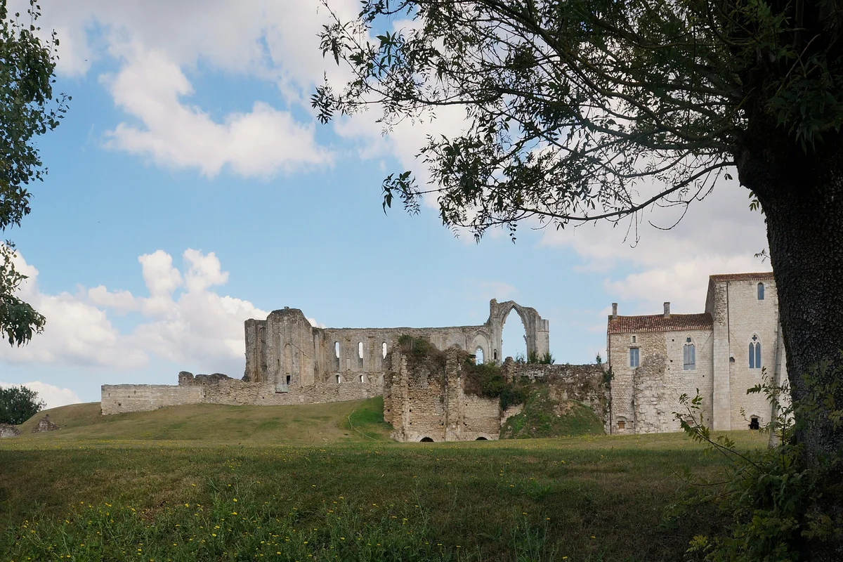 Abbaye de Maillezais
