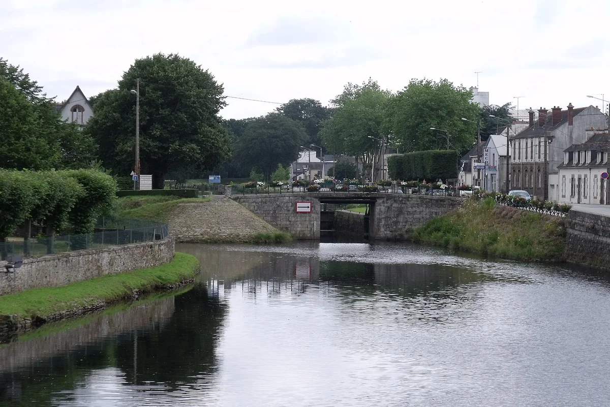 Canal de Nantes à Brest - La Vélodyssée