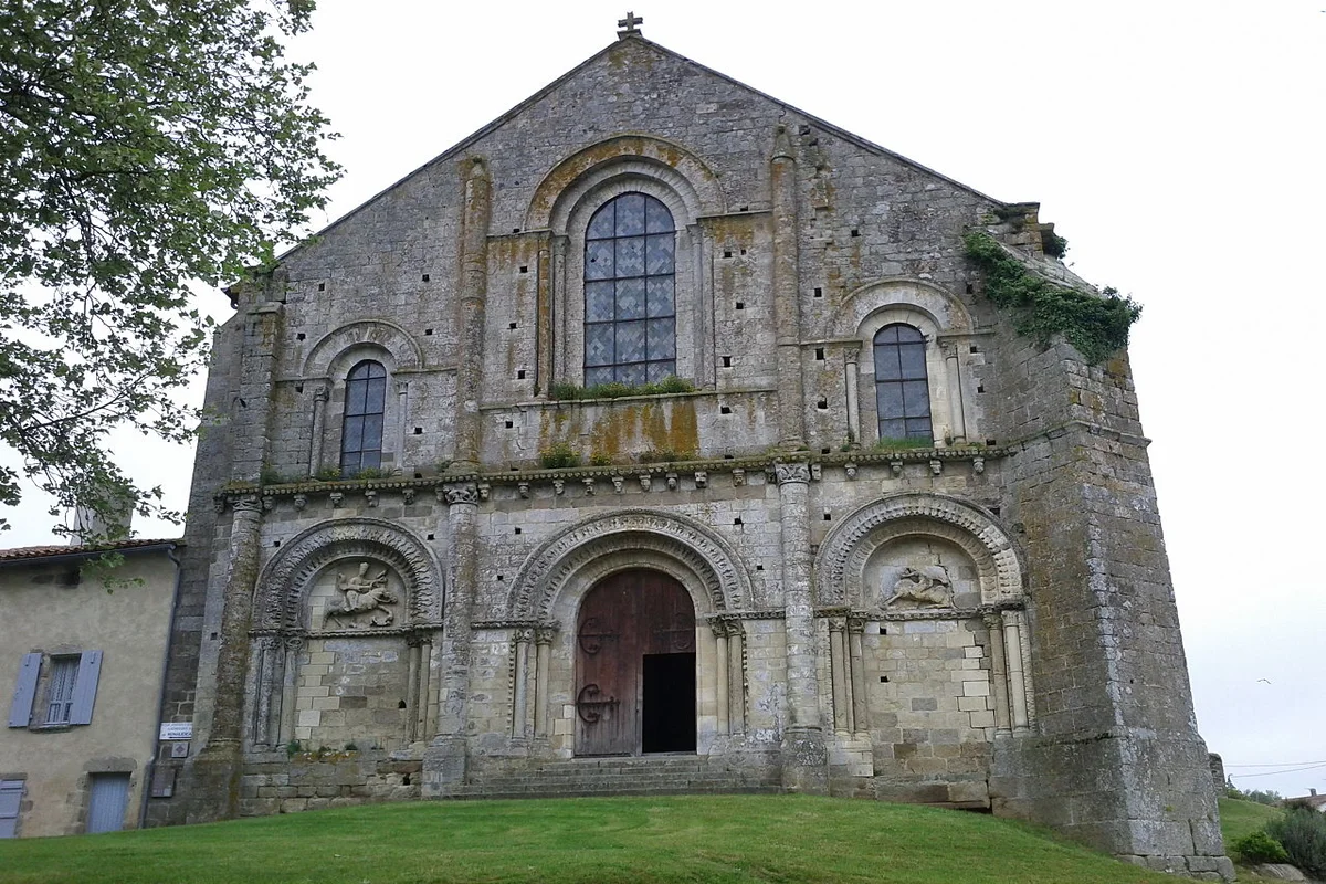 Eglise Saint-Pierre de Parthenay-le-vieux