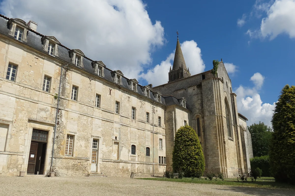 Abbaye Saint-Etienne de Bassac